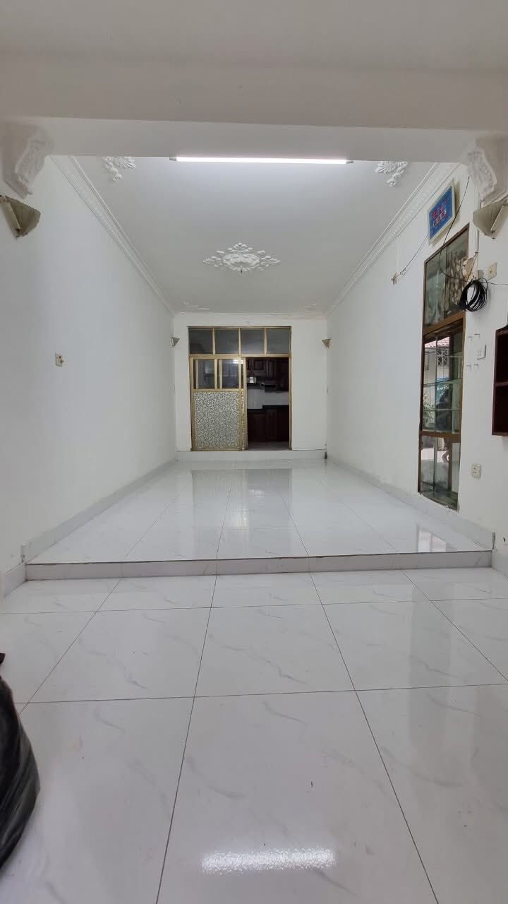 Cho thuê MBKD KD đỉnh Tập thể tầng 1 ngõ ô tô Phố Thành Công, 76m2, 1 tầng, 2 ngủ, 13 Triệu - Ảnh 4